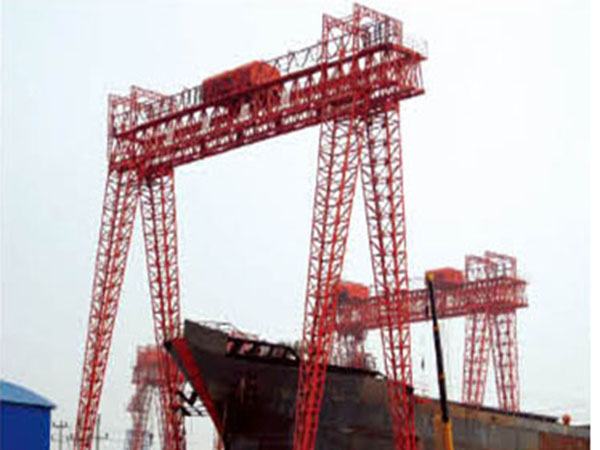 造船門式起重（chóng）機